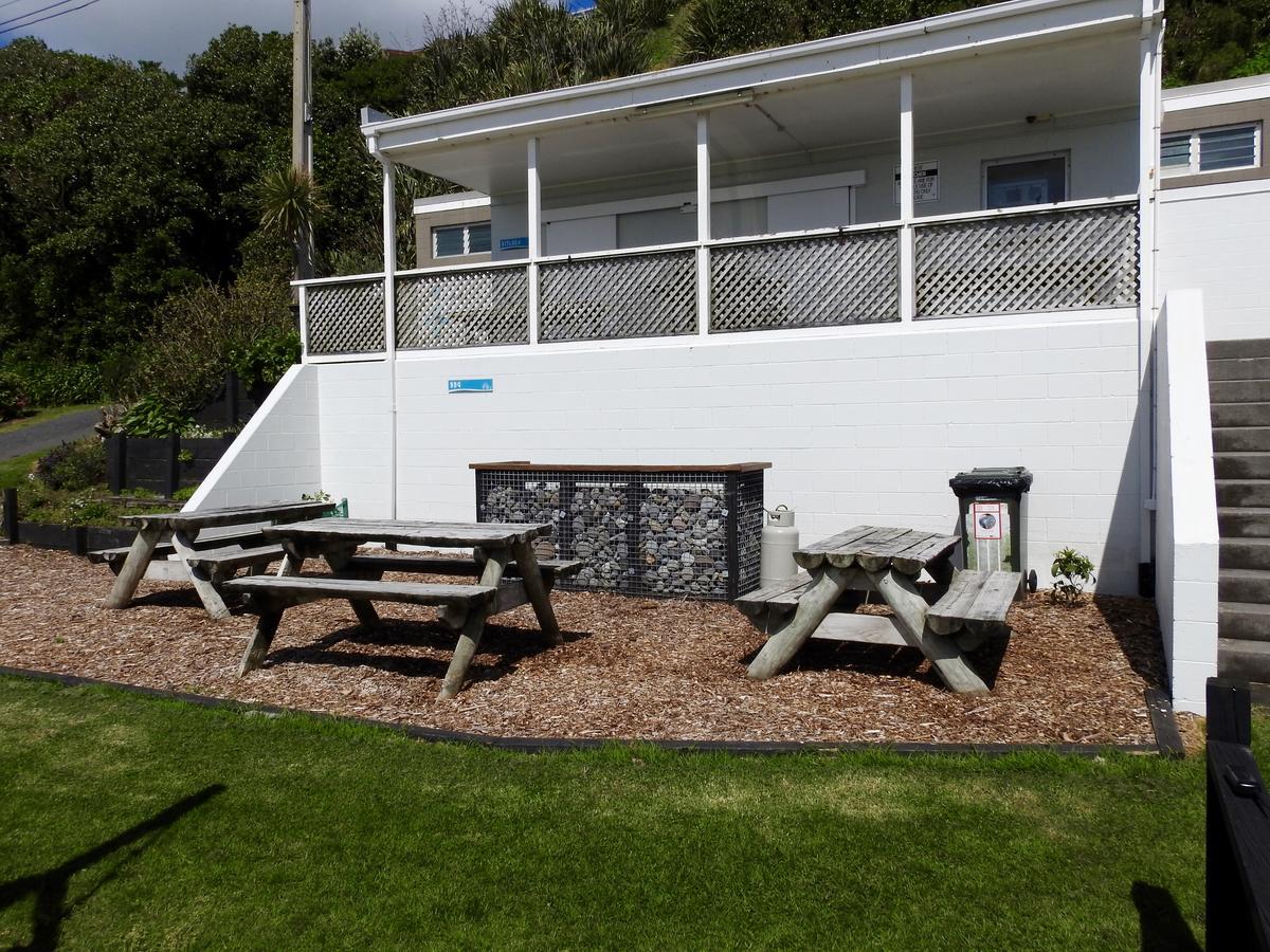 Oakura Beach Holiday Park Buitenkant foto