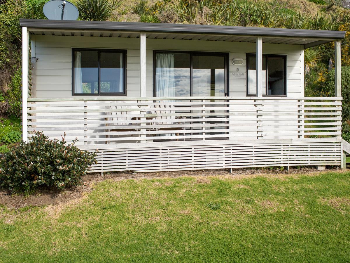 Oakura Beach Holiday Park Buitenkant foto