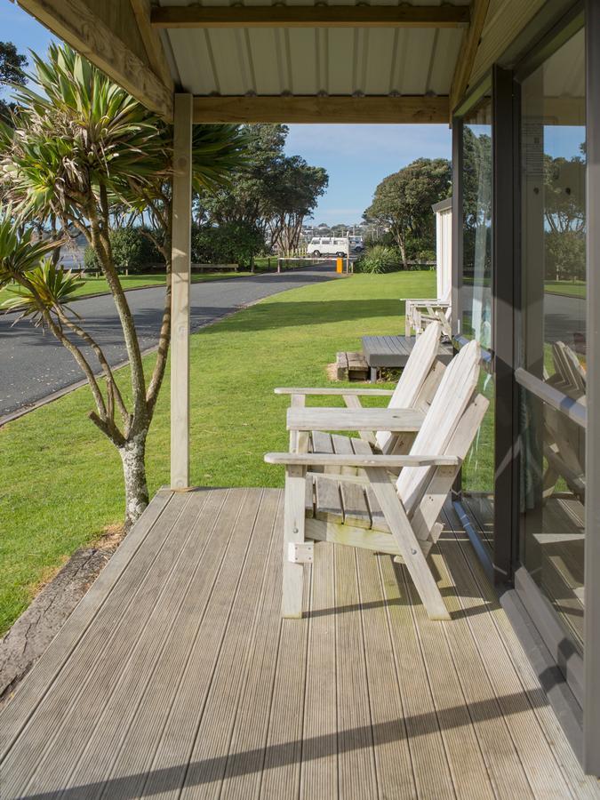 Oakura Beach Holiday Park Buitenkant foto