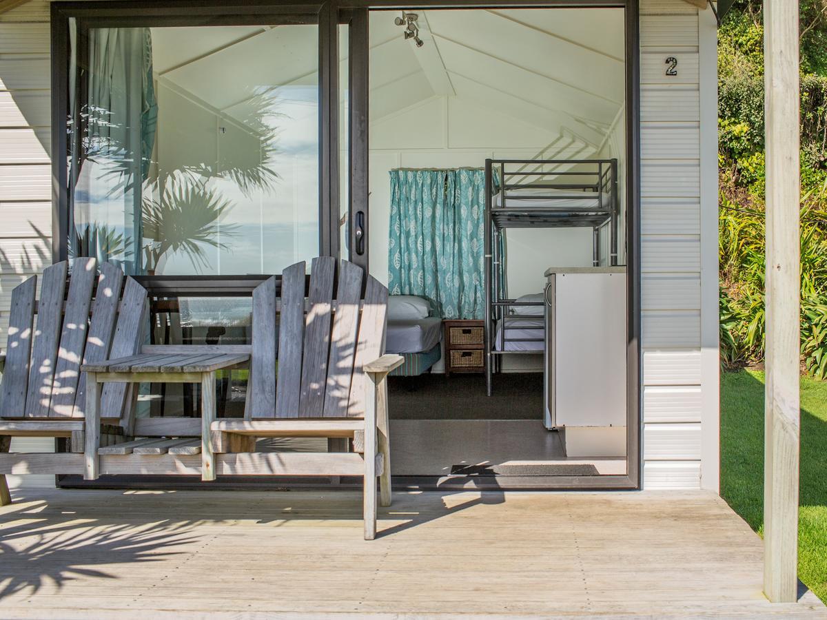 Oakura Beach Holiday Park Buitenkant foto