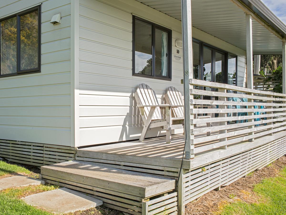 Oakura Beach Holiday Park Buitenkant foto