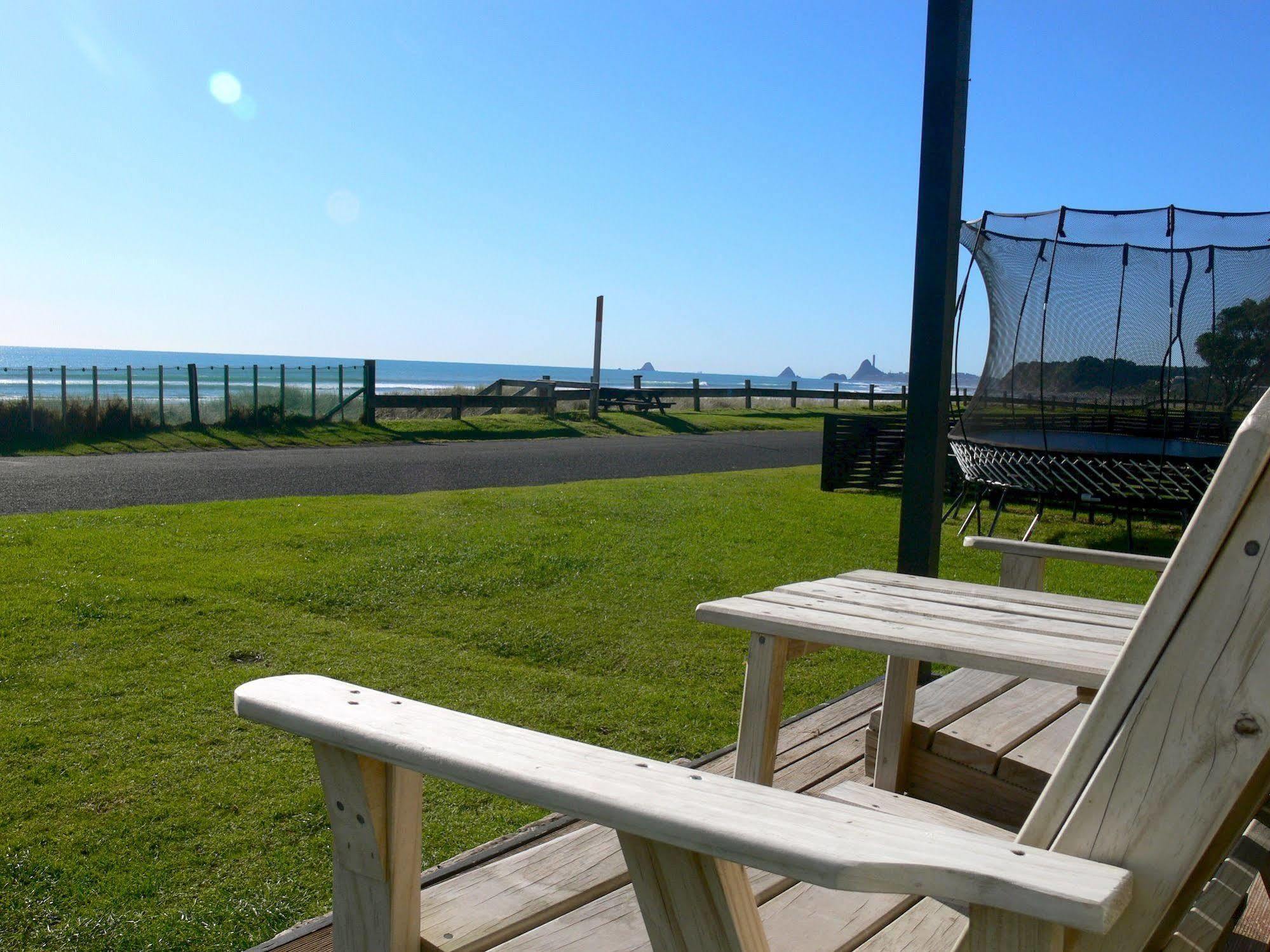 Oakura Beach Holiday Park Buitenkant foto