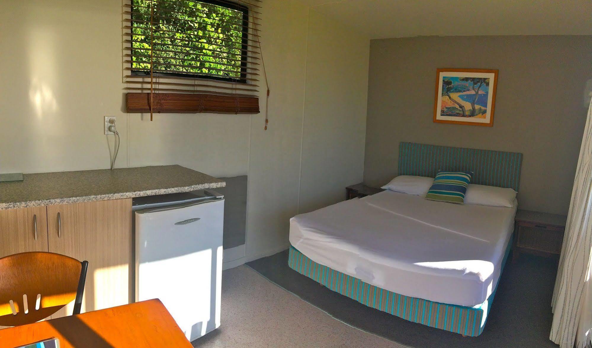 Oakura Beach Holiday Park Buitenkant foto