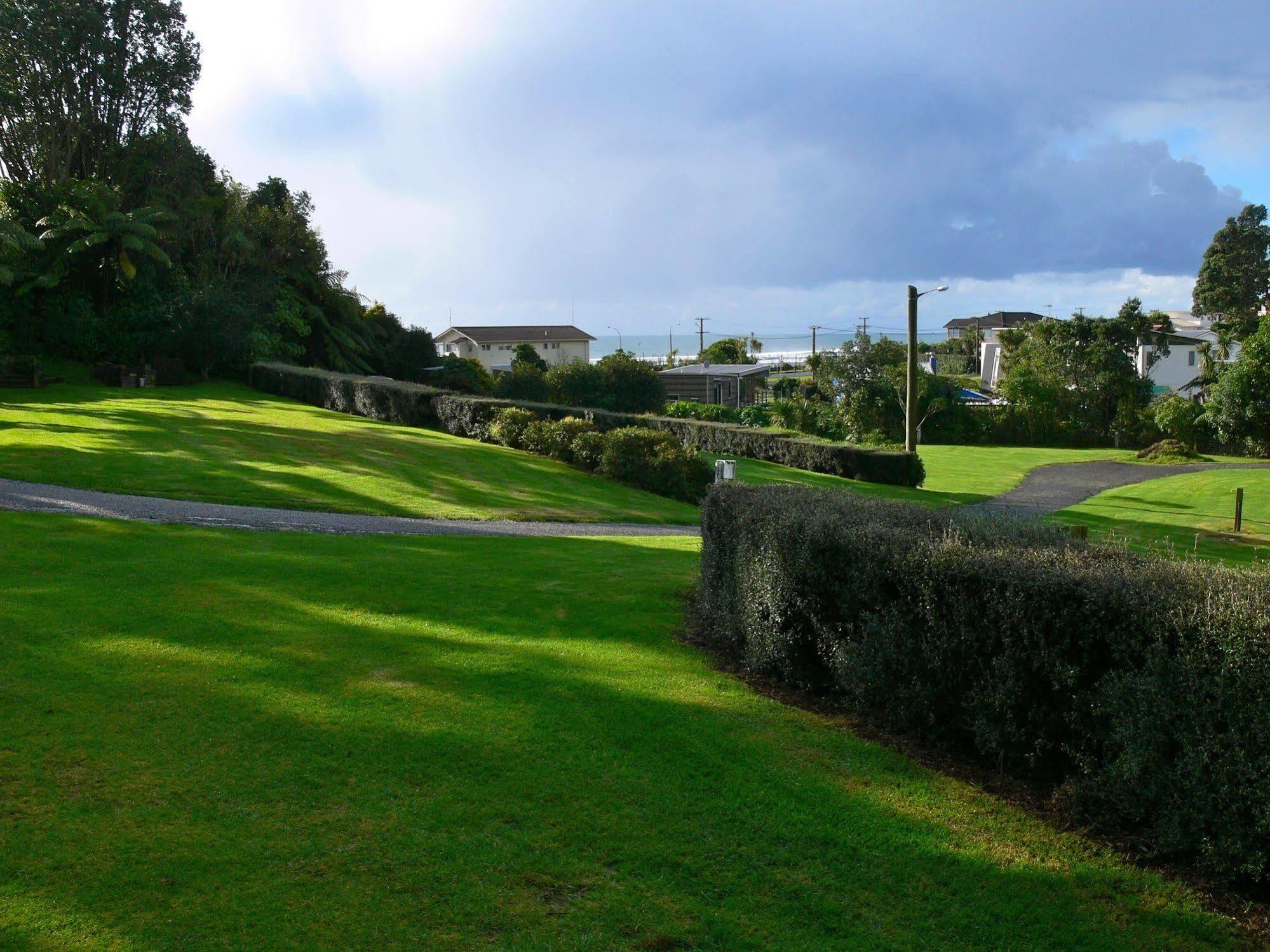 Oakura Beach Holiday Park Buitenkant foto